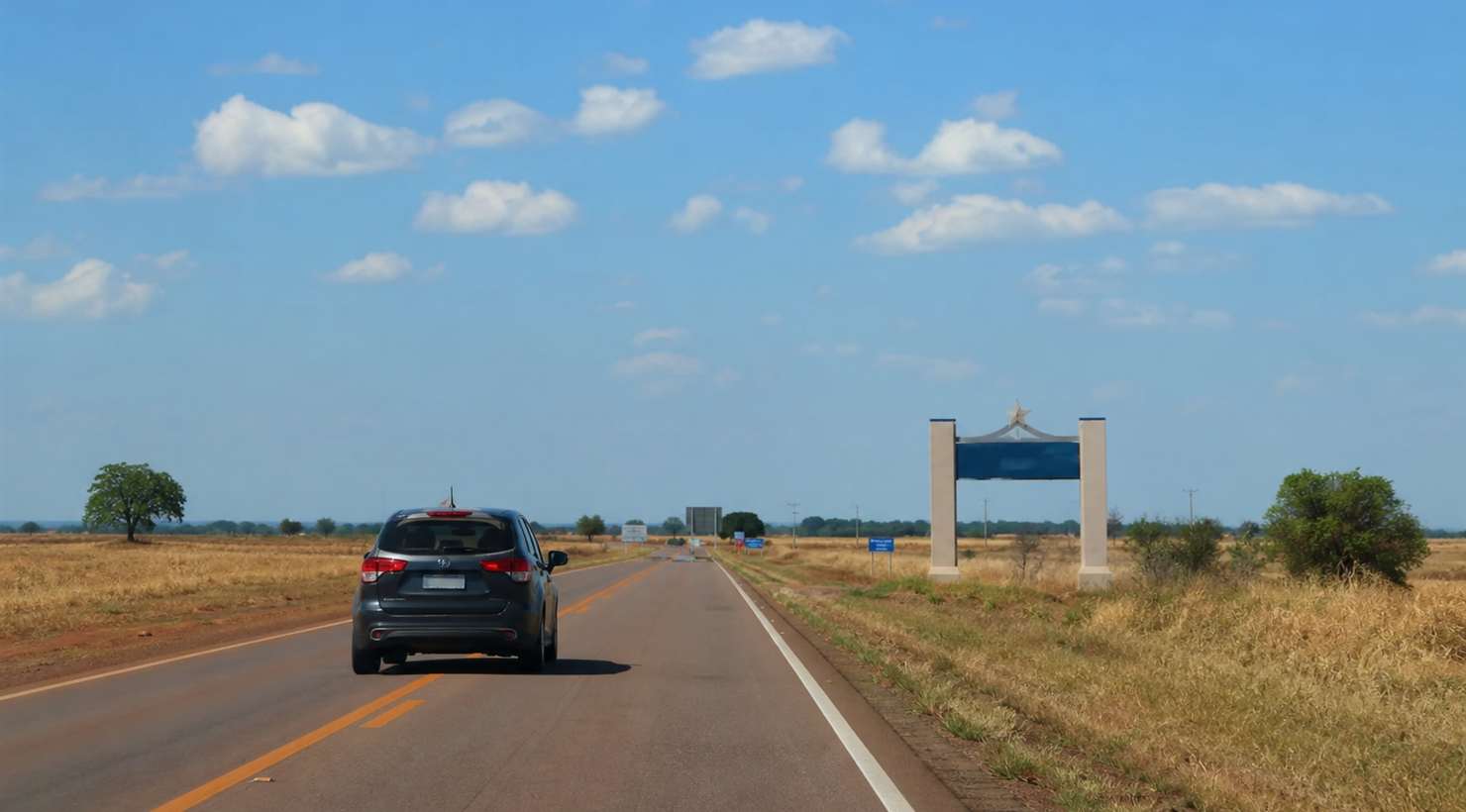 Veículo em rodovia próxima à fronteira estadual